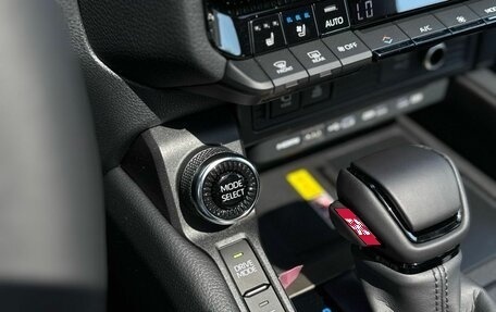 Toyota Land Cruiser Prado, 2026 год, 12 300 000 рублей, 25 фотография