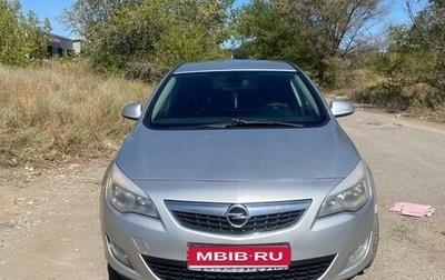 Opel Astra J, 2011 год, 600 000 рублей, 1 фотография