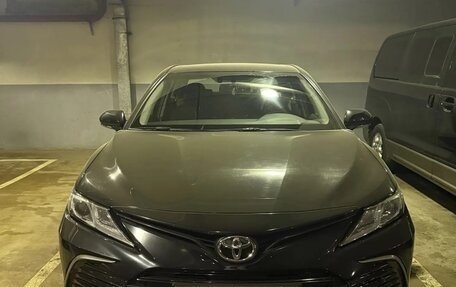 Toyota Camry, 2021 год, 2 470 000 рублей, 1 фотография