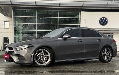 Mercedes-Benz A-Класс, 2019 год, 2 300 000 рублей, 1 фотография