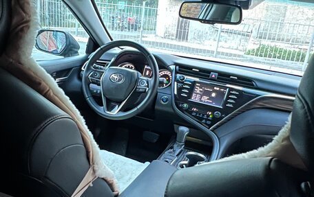 Toyota Camry, 2019 год, 2 550 000 рублей, 4 фотография