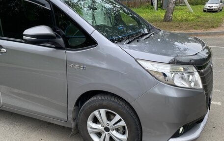 Toyota Noah III, 2015 год, 1 500 000 рублей, 5 фотография