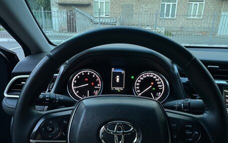 Toyota Camry, 2019 год, 2 550 000 рублей, 8 фотография