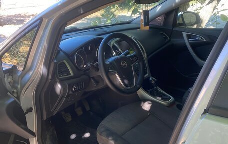 Opel Astra J, 2011 год, 600 000 рублей, 10 фотография