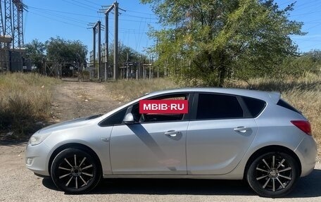 Opel Astra J, 2011 год, 600 000 рублей, 6 фотография