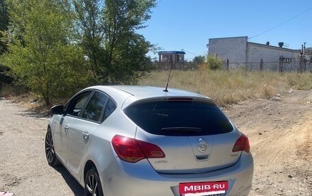 Opel Astra J, 2011 год, 600 000 рублей, 4 фотография