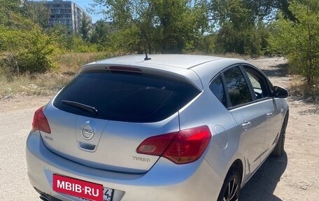 Opel Astra J, 2011 год, 600 000 рублей, 3 фотография
