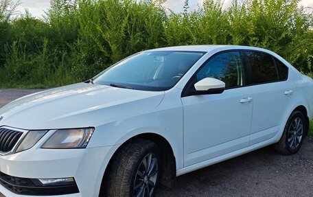 Skoda Octavia, 2019 год, 1 585 000 рублей, 2 фотография