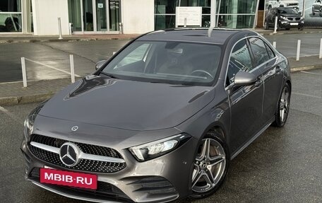 Mercedes-Benz A-Класс, 2019 год, 2 300 000 рублей, 3 фотография
