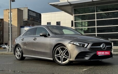 Mercedes-Benz A-Класс, 2019 год, 2 300 000 рублей, 11 фотография