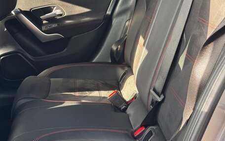 Mercedes-Benz A-Класс, 2019 год, 2 300 000 рублей, 22 фотография