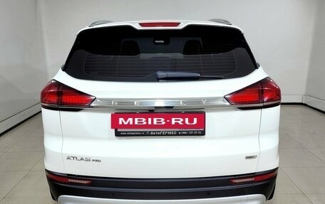 Geely Atlas, 2022 год, 1 795 000 рублей, 3 фотография