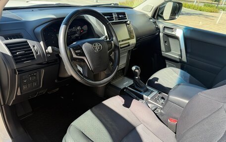 Toyota Land Cruiser Prado 150 рестайлинг 2, 2018 год, 4 350 000 рублей, 9 фотография