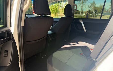 Toyota Land Cruiser Prado 150 рестайлинг 2, 2018 год, 4 350 000 рублей, 20 фотография