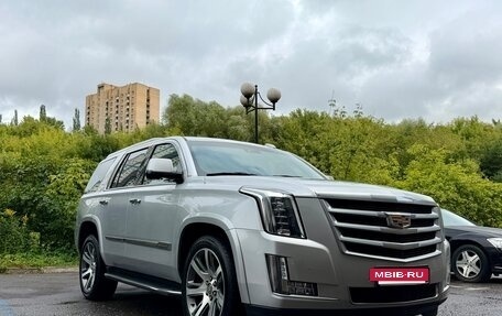 Cadillac Escalade IV, 2016 год, 3 800 000 рублей, 2 фотография