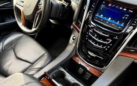 Cadillac Escalade IV, 2016 год, 3 800 000 рублей, 14 фотография