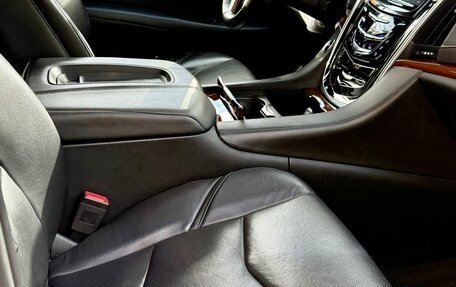 Cadillac Escalade IV, 2016 год, 3 800 000 рублей, 17 фотография