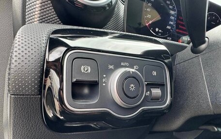 Mercedes-Benz A-Класс, 2022 год, 2 250 000 рублей, 14 фотография