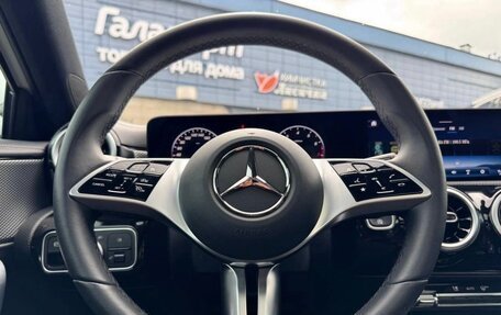 Mercedes-Benz A-Класс, 2022 год, 2 250 000 рублей, 16 фотография
