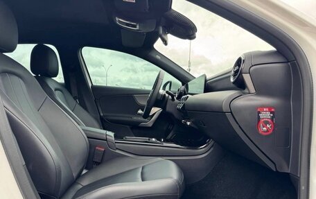Mercedes-Benz A-Класс, 2022 год, 2 250 000 рублей, 22 фотография