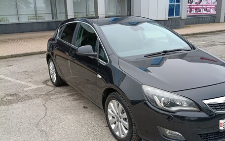 Opel Astra J, 2011 год, 700 000 рублей, 3 фотография