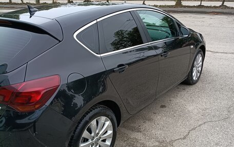 Opel Astra J, 2011 год, 700 000 рублей, 6 фотография