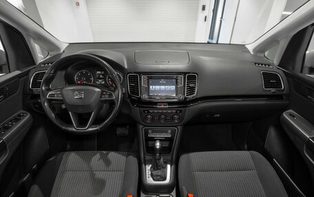 SEAT Alhambra II рестайлинг, 2015 год, 1 770 000 рублей, 8 фотография