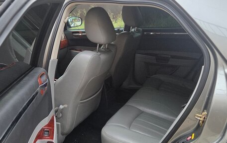 Chrysler 300C II, 2005 год, 1 230 000 рублей, 10 фотография