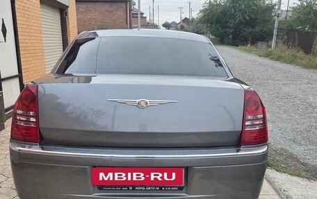 Chrysler 300C II, 2005 год, 1 230 000 рублей, 6 фотография