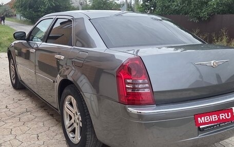Chrysler 300C II, 2005 год, 1 230 000 рублей, 7 фотография