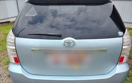 Toyota Wish II, 2003 год, 650 000 рублей, 4 фотография