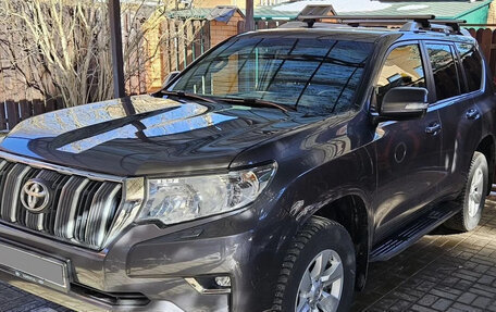 Toyota Land Cruiser Prado 150 рестайлинг 2, 2019 год, 4 650 000 рублей, 5 фотография