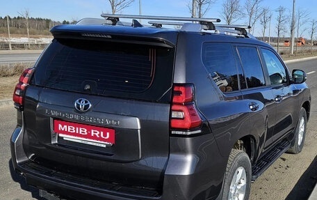 Toyota Land Cruiser Prado 150 рестайлинг 2, 2019 год, 4 650 000 рублей, 7 фотография