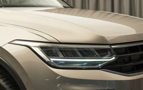 Volkswagen Tiguan II, 2021 год, 2 360 000 рублей, 22 фотография