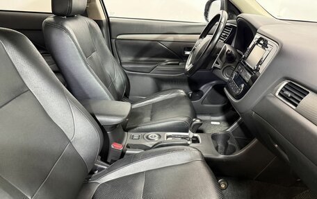 Mitsubishi Outlander III рестайлинг 3, 2013 год, 1 299 000 рублей, 10 фотография