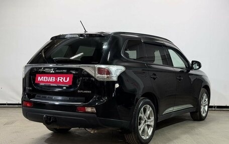 Mitsubishi Outlander III рестайлинг 3, 2013 год, 1 299 000 рублей, 5 фотография
