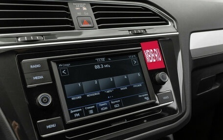 Volkswagen Tiguan II, 2021 год, 2 360 000 рублей, 18 фотография