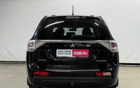 Mitsubishi Outlander III рестайлинг 3, 2013 год, 1 299 000 рублей, 6 фотография