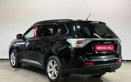 Mitsubishi Outlander III рестайлинг 3, 2013 год, 1 299 000 рублей, 7 фотография