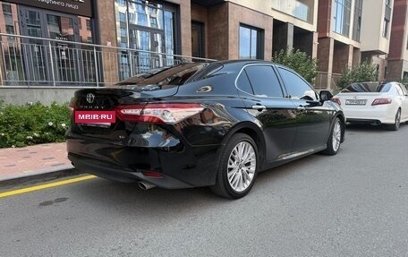 Toyota Camry, 2020 год, 3 250 000 рублей, 4 фотография