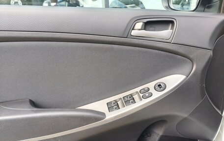 Hyundai Solaris II рестайлинг, 2015 год, 1 100 000 рублей, 14 фотография