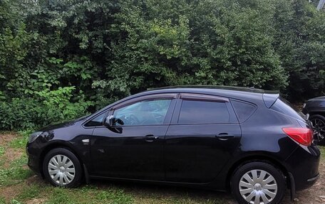 Opel Astra J, 2013 год, 650 000 рублей, 2 фотография