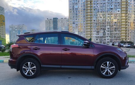 Toyota RAV4, 2017 год, 2 300 000 рублей, 2 фотография