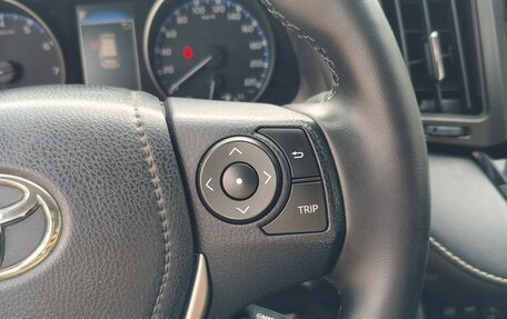 Toyota RAV4, 2017 год, 2 300 000 рублей, 11 фотография
