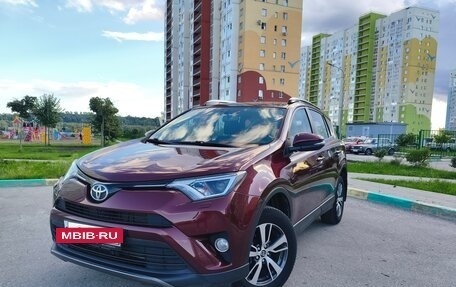 Toyota RAV4, 2017 год, 2 300 000 рублей, 6 фотография