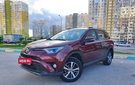 Toyota RAV4, 2017 год, 2 300 000 рублей, 5 фотография