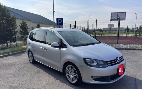 Volkswagen Sharan II, 2011 год, 1 249 000 рублей, 1 фотография