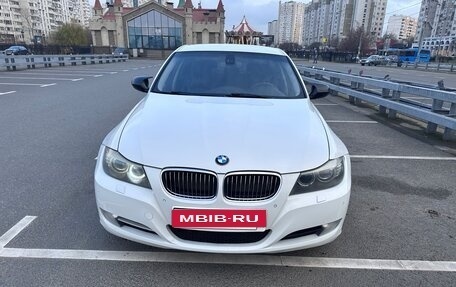 BMW 3 серия, 2011 год, 900 000 рублей, 1 фотография