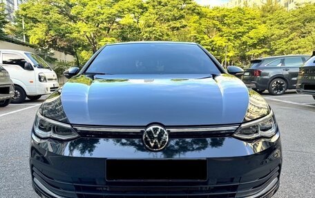 Volkswagen Golf VIII, 2023 год, 2 750 000 рублей, 2 фотография