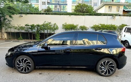 Volkswagen Golf VIII, 2023 год, 2 750 000 рублей, 6 фотография